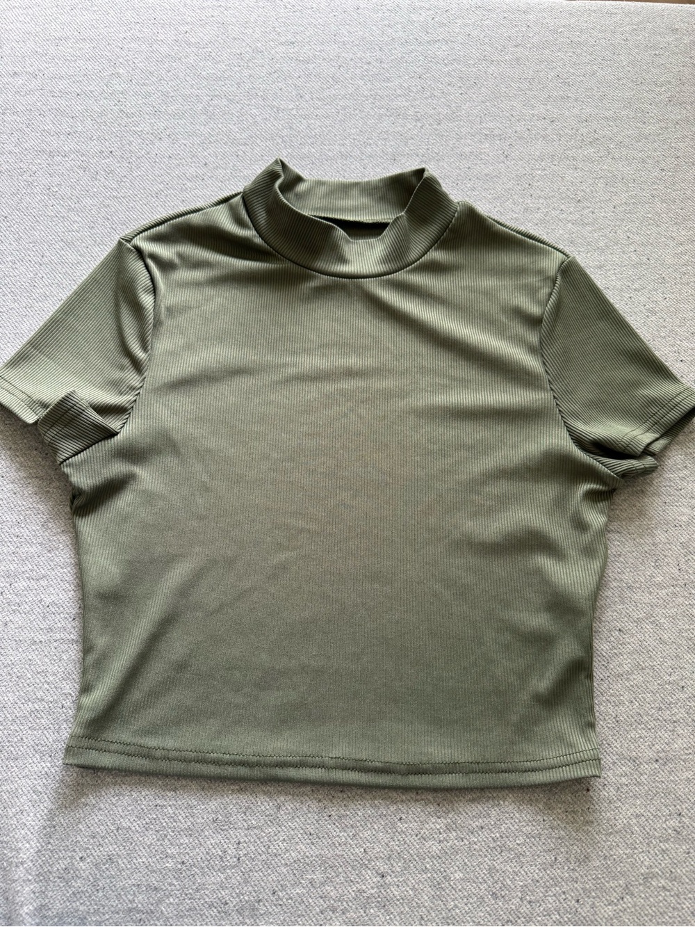 SHEIN Olive Green Short Sleeve Mock Neck Crop Top